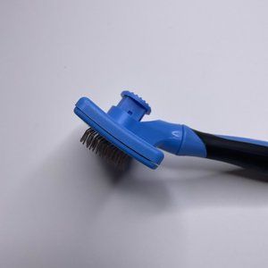 Self Cleaning Pet Grooming Brush